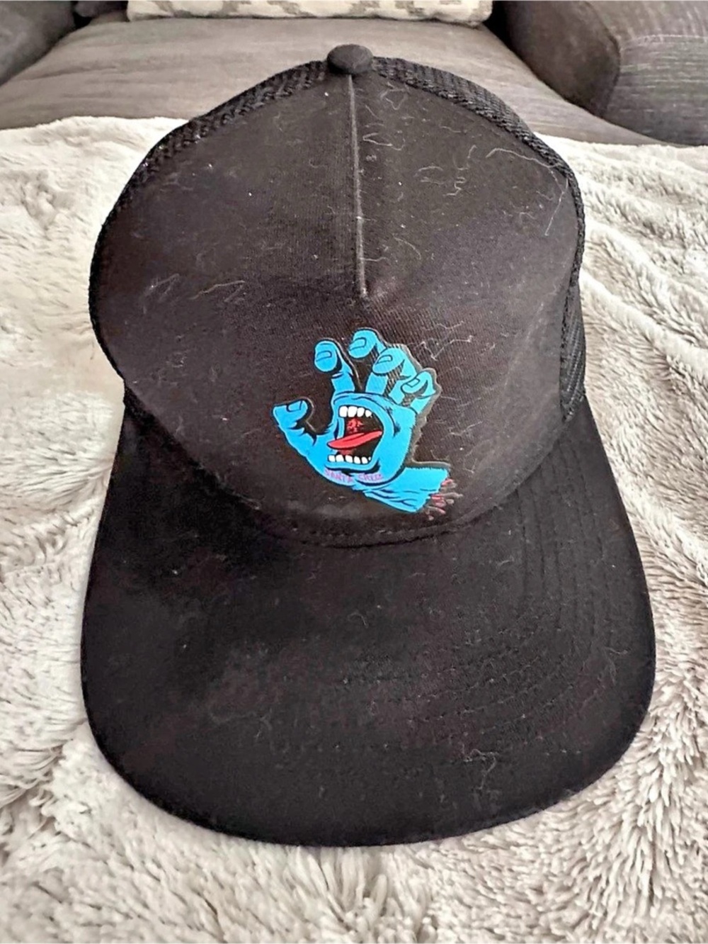 Santa Cruz Screaming Hand Front Mesh Trucker Hat Black & Blue